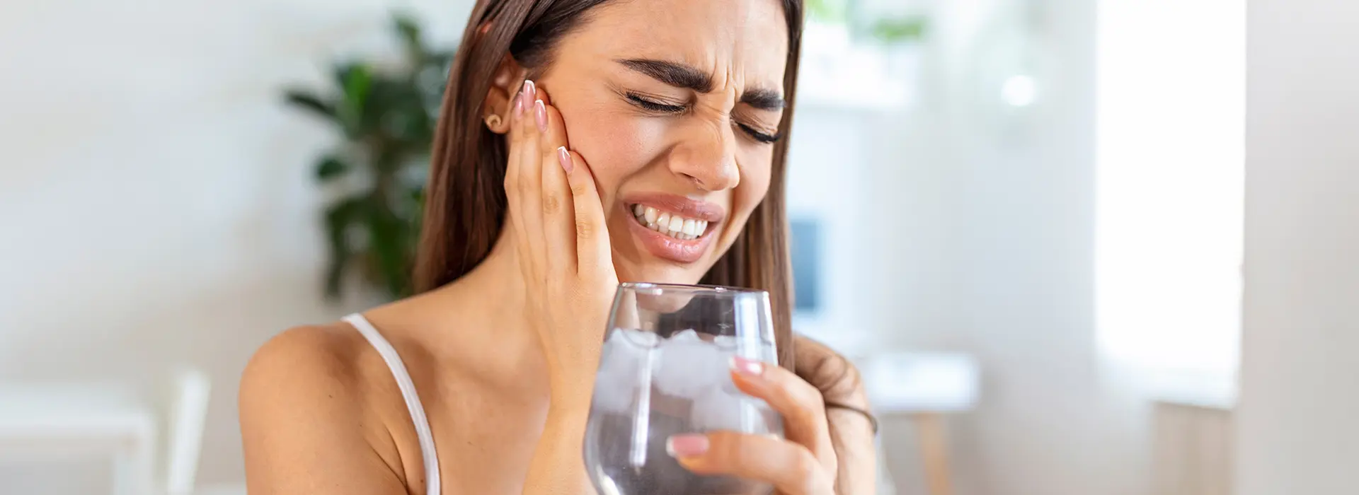 How To Manage Sensitivity After Teeth Whitening